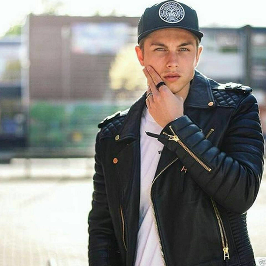 Noora New Men's Black Lambskin Leather Biker Jacket With Zipper & Shoulder Strap Designer Quilted Jacket SU45